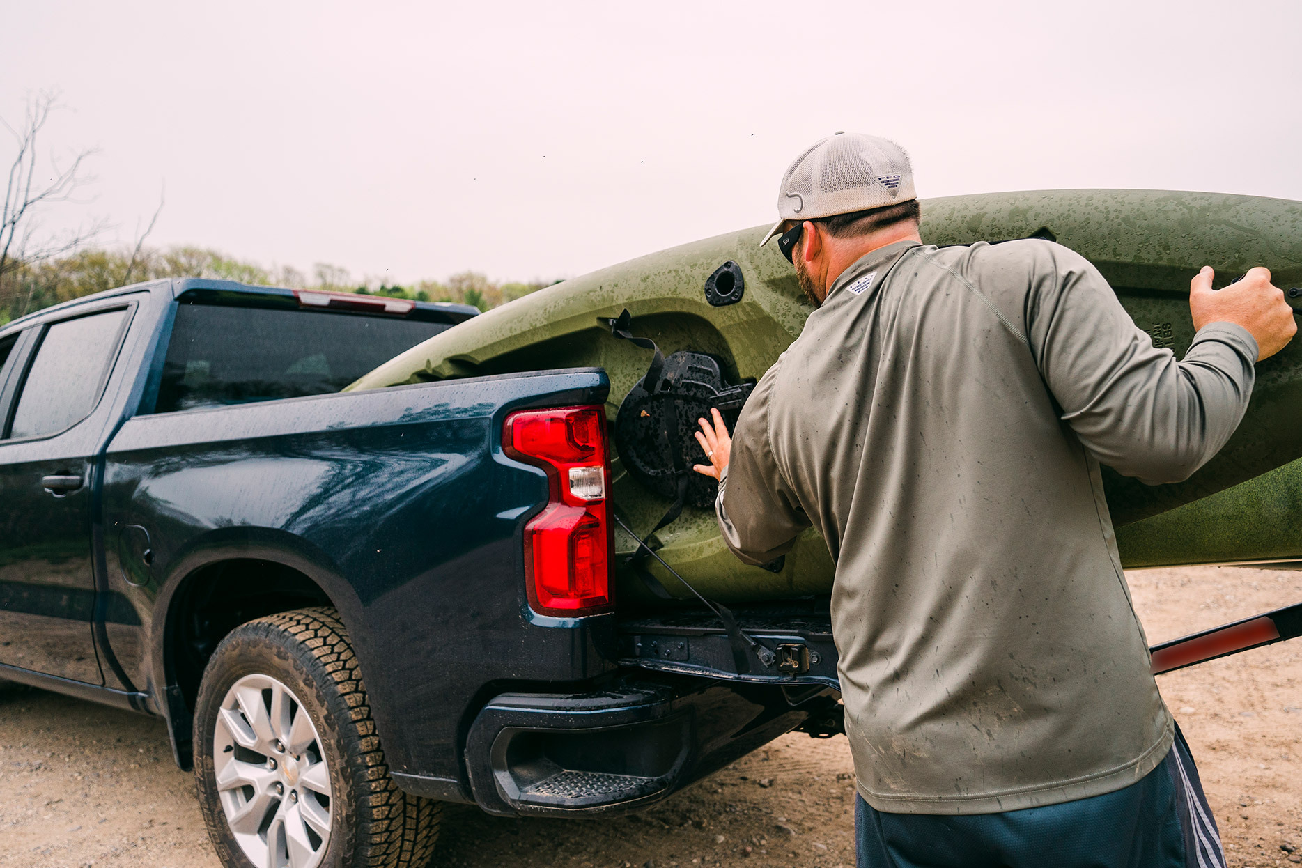 Fitting a kayak in a truck bed Fitting a kayak in a truck bed